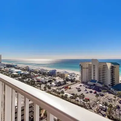 Laketown Wharf #1319 by Nautical Properties