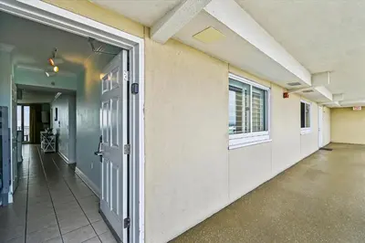 Gallery image of Emerald Beach 1830 - 2 Bedroom 2 BathBunks Sleeps 8 condo in Panama City Beach