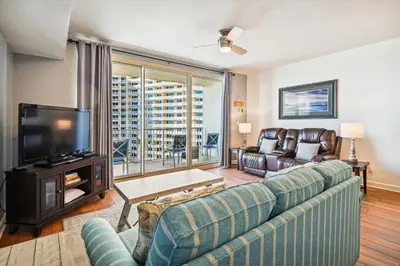 Gallery image of Shores of Panama 726 - 1BdBunks, Sleeps 6, Sunset View! Reserved Parking Space! Free Fun! condo in Panama City Beach