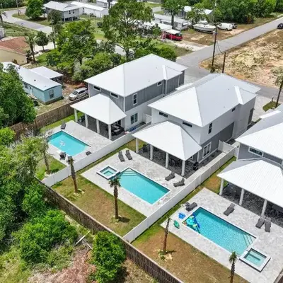 Pet Friendly Beach House - Totally Beachin by Panhandle Getaways
