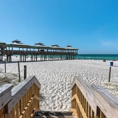 Remodeled 3BD plus Bunks! Low Floor Family Beach Resort! 5 Pools! by Dolce Vita Getaways PCB