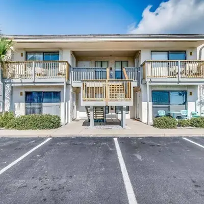 FullyRenovated 1 min walk2 beach.5min to peir park