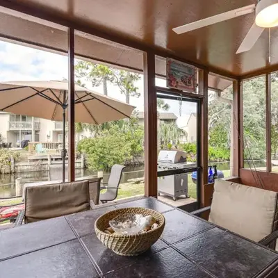 PCB Townhome with Resort Amenities - Walk to Ocean!
