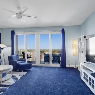 Laketown Wharf #1537