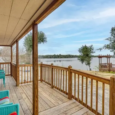 Lakefront Panama City Studio with Hot Tub Access