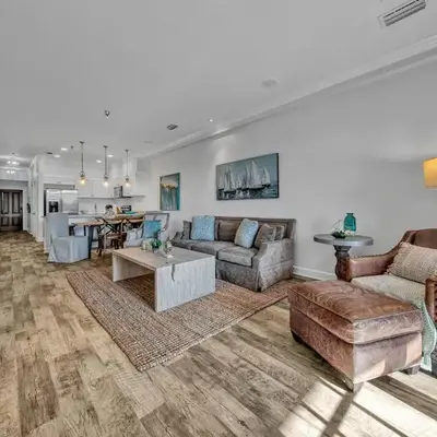 Newly renovated overlooking the Seacrest Village Pool and Beach access