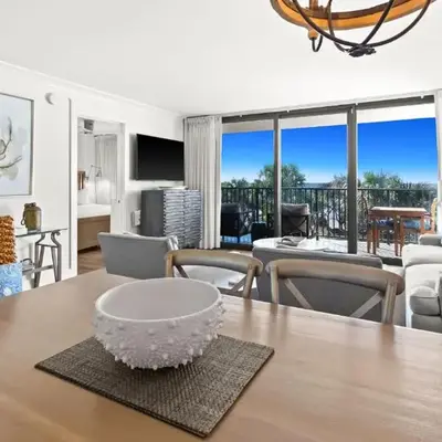 One Seagrove Place 0207