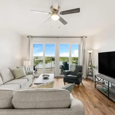 Laketown Wharf #0628