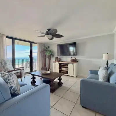 Pelican Walk 512