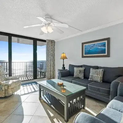 Pelican Walk 610