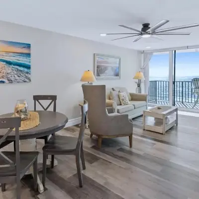 Pelican Walk 703