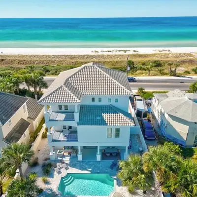 Luxury Breeze - Luxury Home With Private Pool & Private Beach!