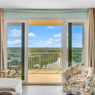 Laketown Wharf #1034