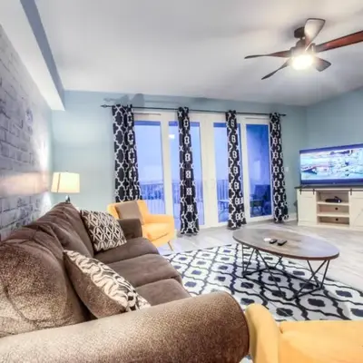 Laketown Wharf 1135 NEW