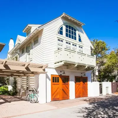Benoit Carriage House