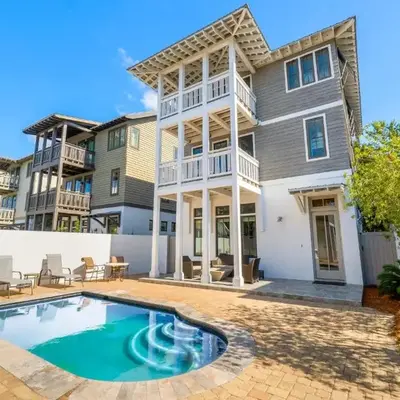 Southern Seaside Cottage and Carriage House