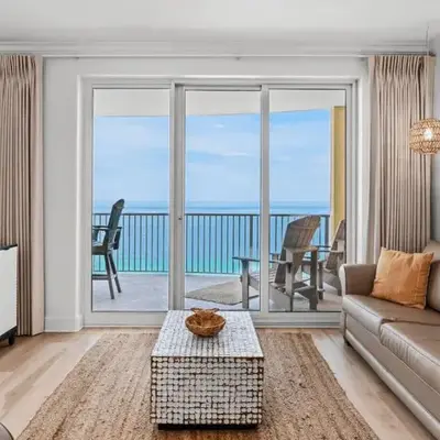 Coastal Hippy Chic by AvantStay Oceanfront 2 Pools Beach Chairs Incl.