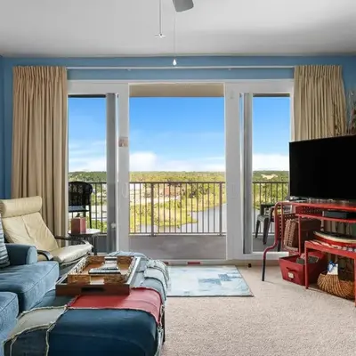 Laketown Wharf #1232