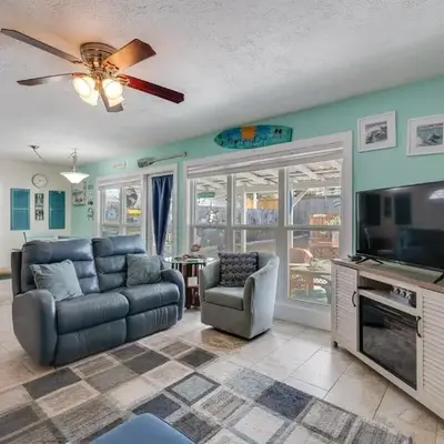7131 Sunset Ave - Cottage by The Sea with pool