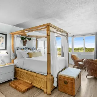 Top of the Gulf 620 Beachfront Couples Retreat