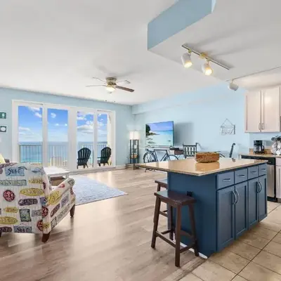 Spacious 1-Bedroom! Ocean Views & 5 Pools Resort! by Dolce Vita Getaways PCB
