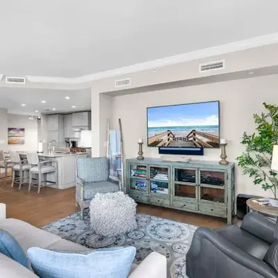 Casa Del Oro Penthouse at Barrett Square - Downtown Rosemary Beach Pool &Hot Tub Access