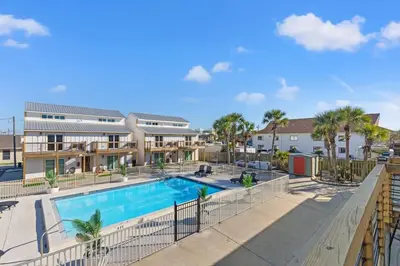 an image of a swimming pool at a resort at Ocean Breeze 5D in Panama City Beach