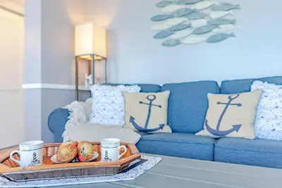 Gallery image of Beachy King at Pinnacle Port in Panama City Beach