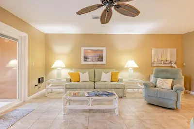 Gallery image of Castaway at Gulf Highlands Beach Resort in Panama City Beach