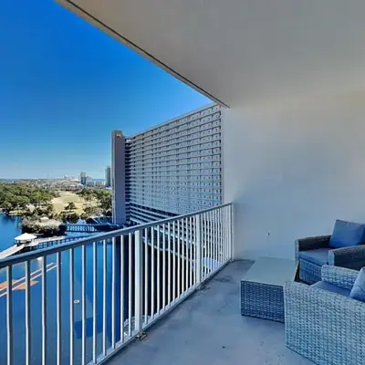 Laketown Wharf #1137