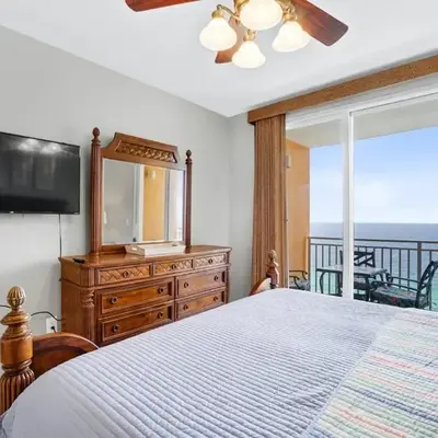 Oceanfront Penthouse CornerUnit 1950sf with beach service