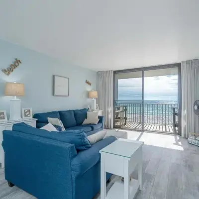 Edgewater Oasis Gorgeous Resort Condo on Beach