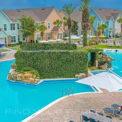3 Bedroom Luxury Condo with Resort Pool