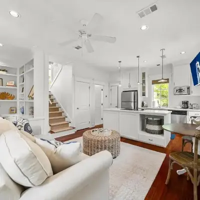 Piccadilly Carriage House