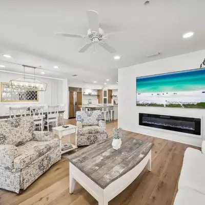 Lagoon Lounge