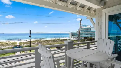 Gallery image of Gulf Views Pool Rooftop Lounge Private Beach Heavenly Day by AvantStay in Panama City Beach