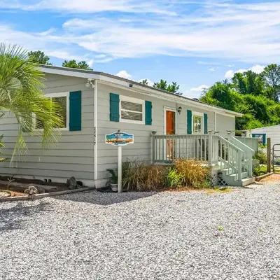 Pet Friendly Beach House - Shore Nuff Beachy by Panhandle Getaways