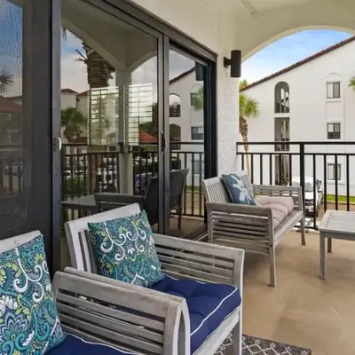 Palms B4