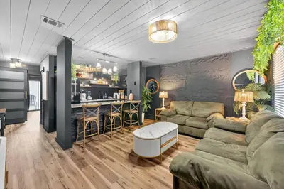 Gallery image of Urban Jungle Themed Apt - Pool - Queen Bed in Panama City Beach