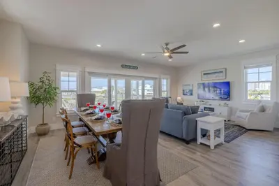 Gallery image of The Surf Hut in Panama City Beach