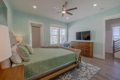 Gallery image of The Surf Hut in Panama City Beach