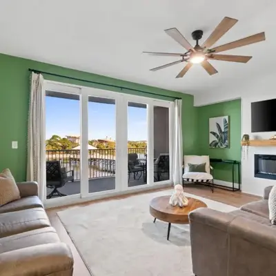 Relaxing 2nd-Floor Laketown Wharf Condo Overlooking the Lake