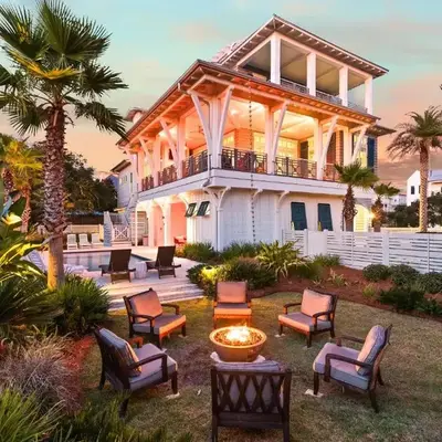 Pomp in Paradise