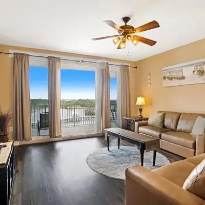 Laketown Wharf 531
