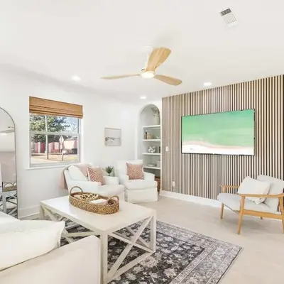 Sol Haus Stylish Coastal Retreat 3 Blocks to Beach Screened Porch Fast Wi Fi