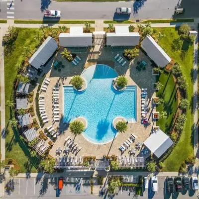 Rhema Luxury Beach Haus 2BR 2B ResortPool with optional 6-seater GolfCart & 4Bikes