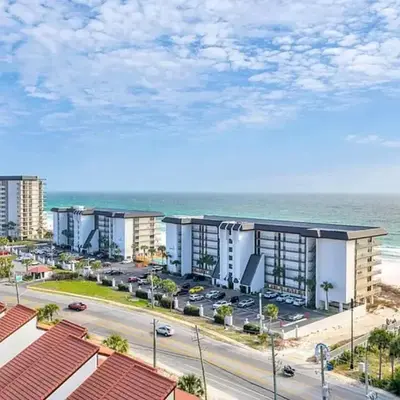 Sandy Feet Retreat 3 bed 3 bath