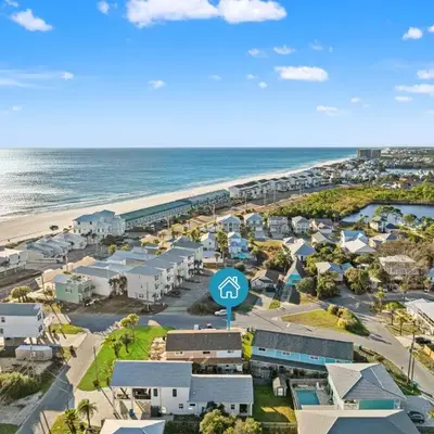 Stay at The Salty Palm! 2BR 15BA Sleeps 7