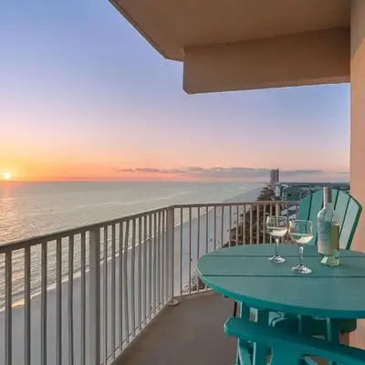 Tidewater Horizon by Avantstay Beachfront Condo Indoor Pool Spa Amenities Movie Theater Near Pier Park