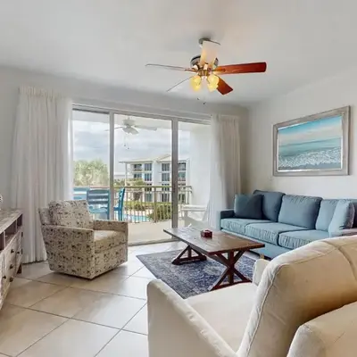 Beautiful 3rd-floor villa with hot tub tennis pickleball & balcony with views